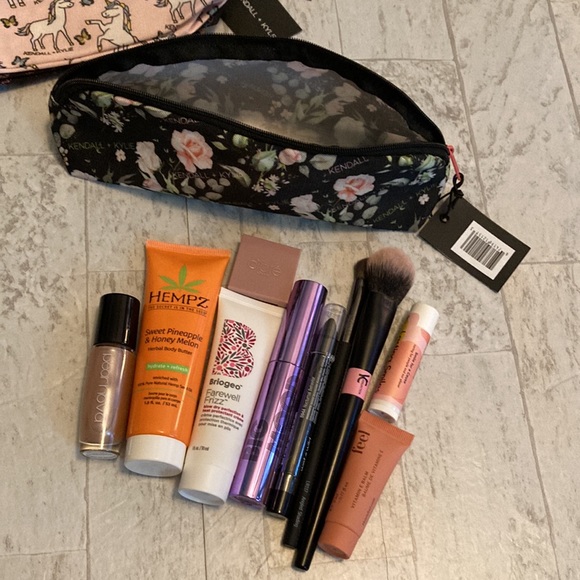 Kendall + Kylie Mini Backpack & Multi-Use Makeup Travel Zip Pouch Bag Set - Picture 6 of 13